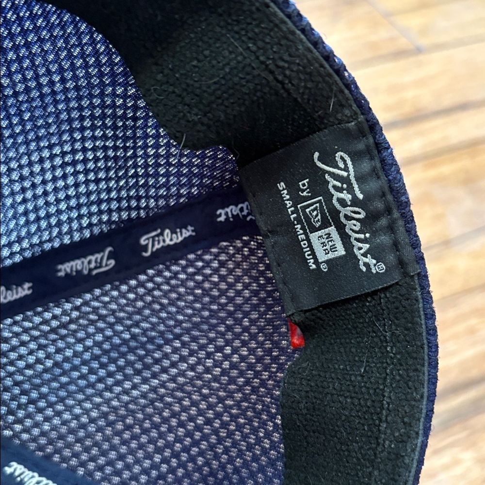 Titleist Pro V1 Fitted Hat Cap Size Small-MediumNew Era Navy Blue - Picture 6 of 9